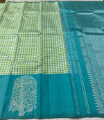 Load image into Gallery viewer, Classic Checker Green &amp; Blue 2gm Zari Elegance Kanchipuram Handloom Silk Saree SS25237
