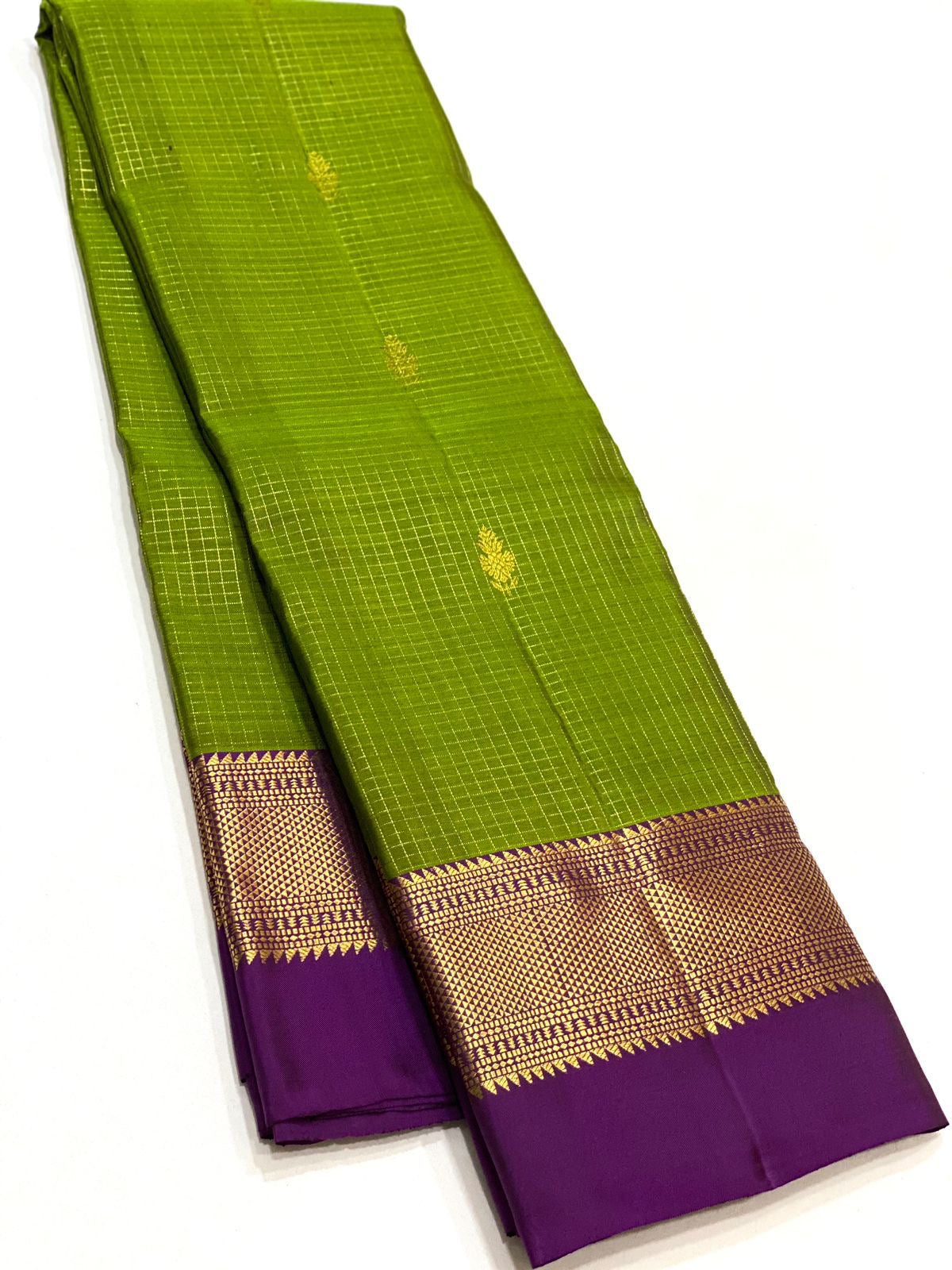 Classic Spring Green & Russian Violet 2gm Zari Vaira Oosi check Butta Bridal Elegance Kanchipuram Handloom Silk Saree SS23623