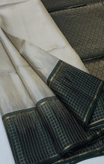 Load image into Gallery viewer, Classic Shimmer Grey &amp; Bottle Green Handloom Soft Silk Saree SS27266
