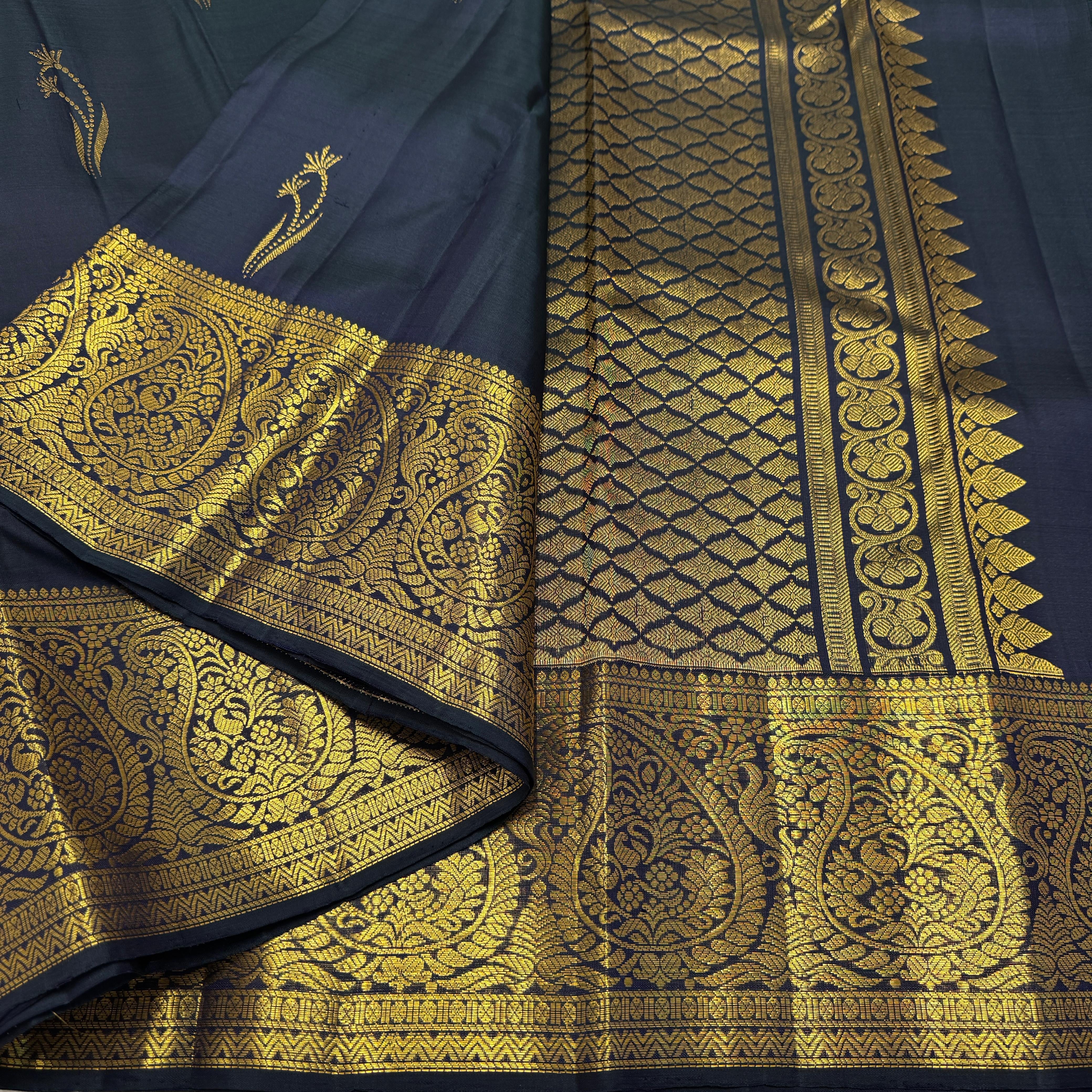 Classic Midnight Blue 1gm Zari Bridal Elegance Kanchipuram Handloom Silk Saree SS26496