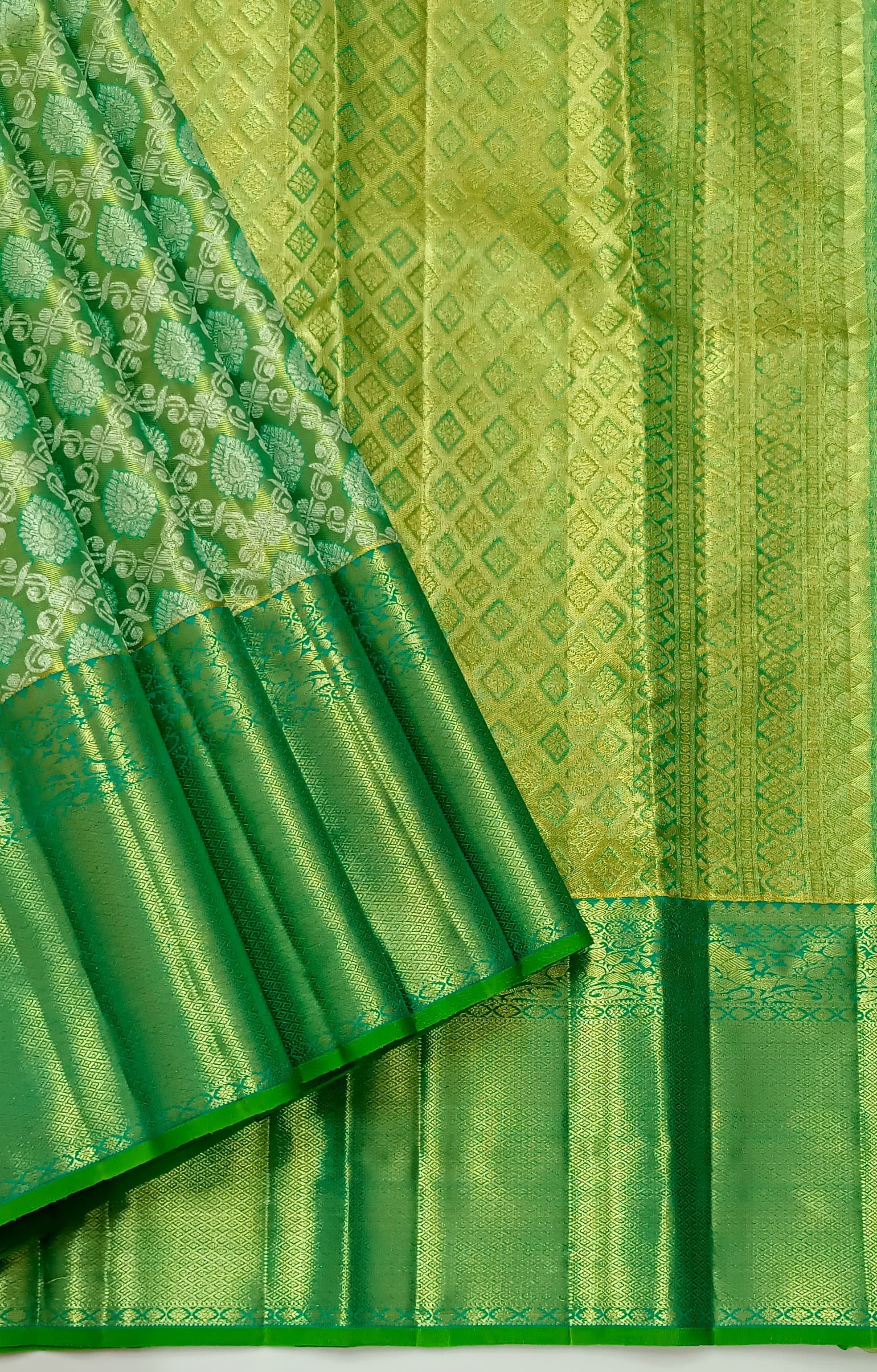 Classic Sea Green Elegance Kanchipuram Handloom Silk Saree SS24818