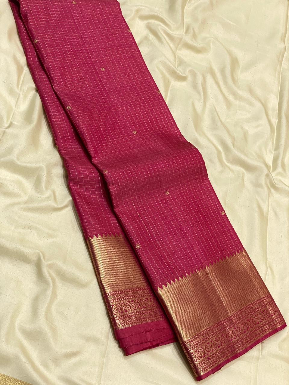 Classic Creamy Pink 2gm Zari Vaira Oosi Checks Elegance Kanchipuram Handloom Silk Saree SS24744