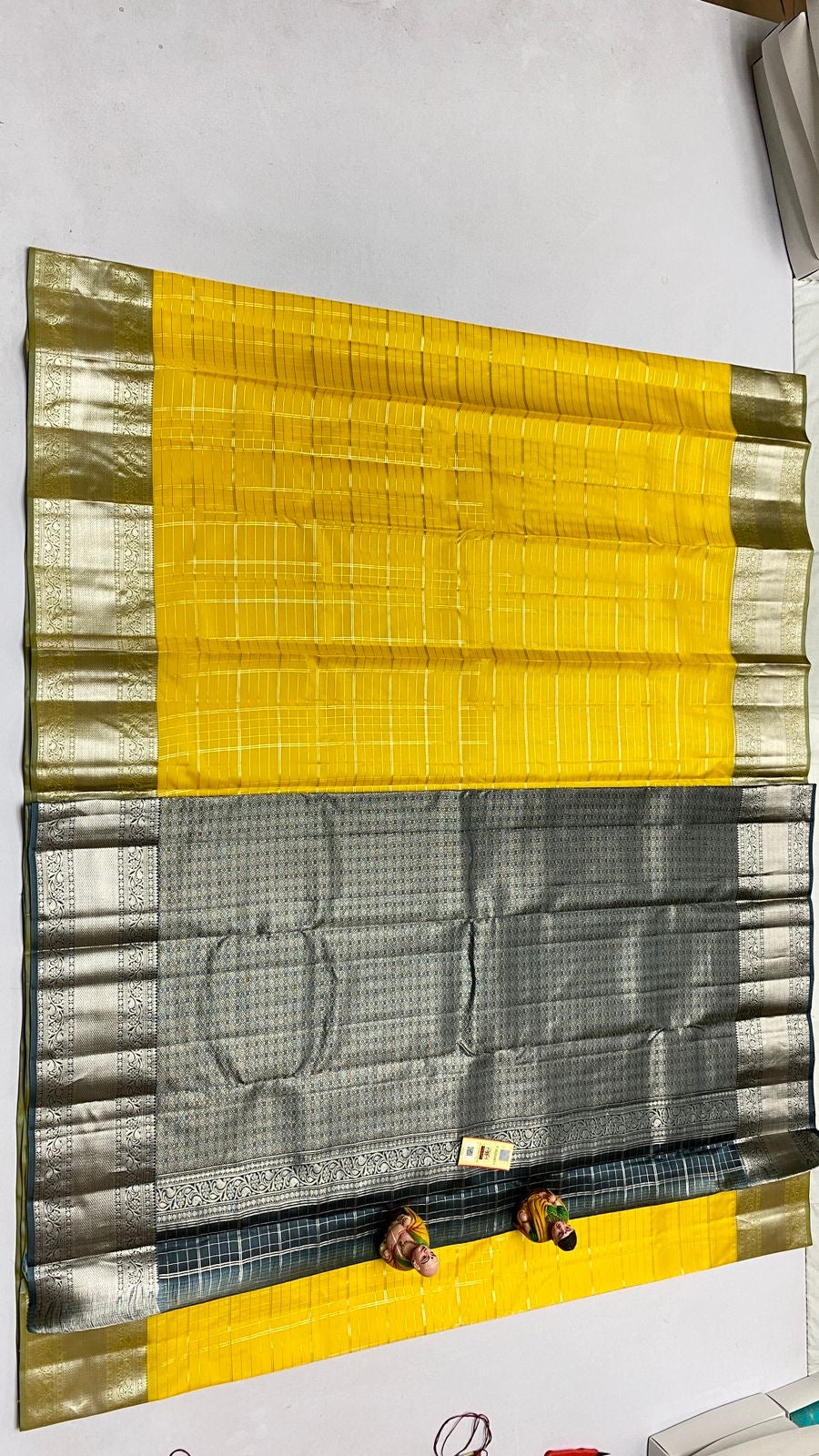 Classic Sunny Yellow & Green Kanchipuram Handloom Silk Saree SS25644