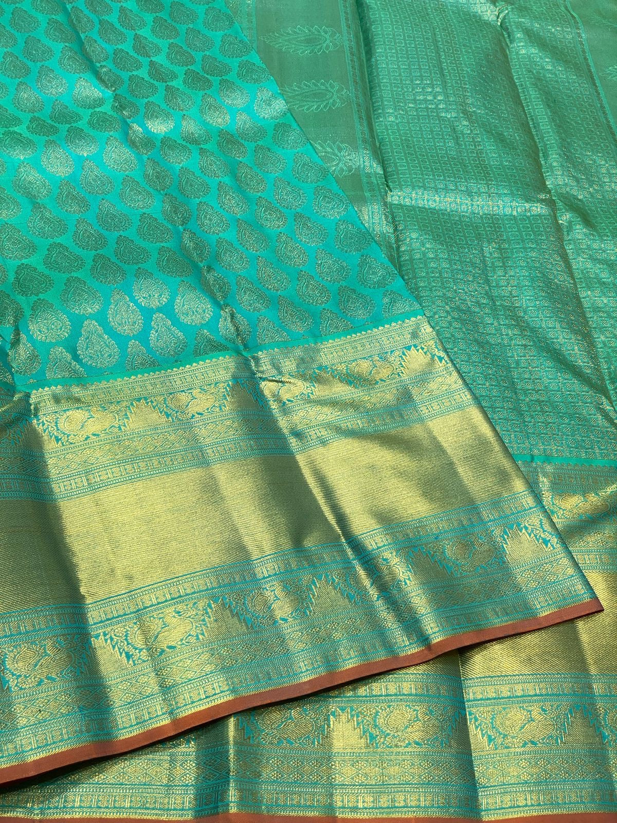 Classic Sea Green & Orange Brocade 2gm Zari Bridal Elegance Kanchipuram Handloom Silk Saree SS24378