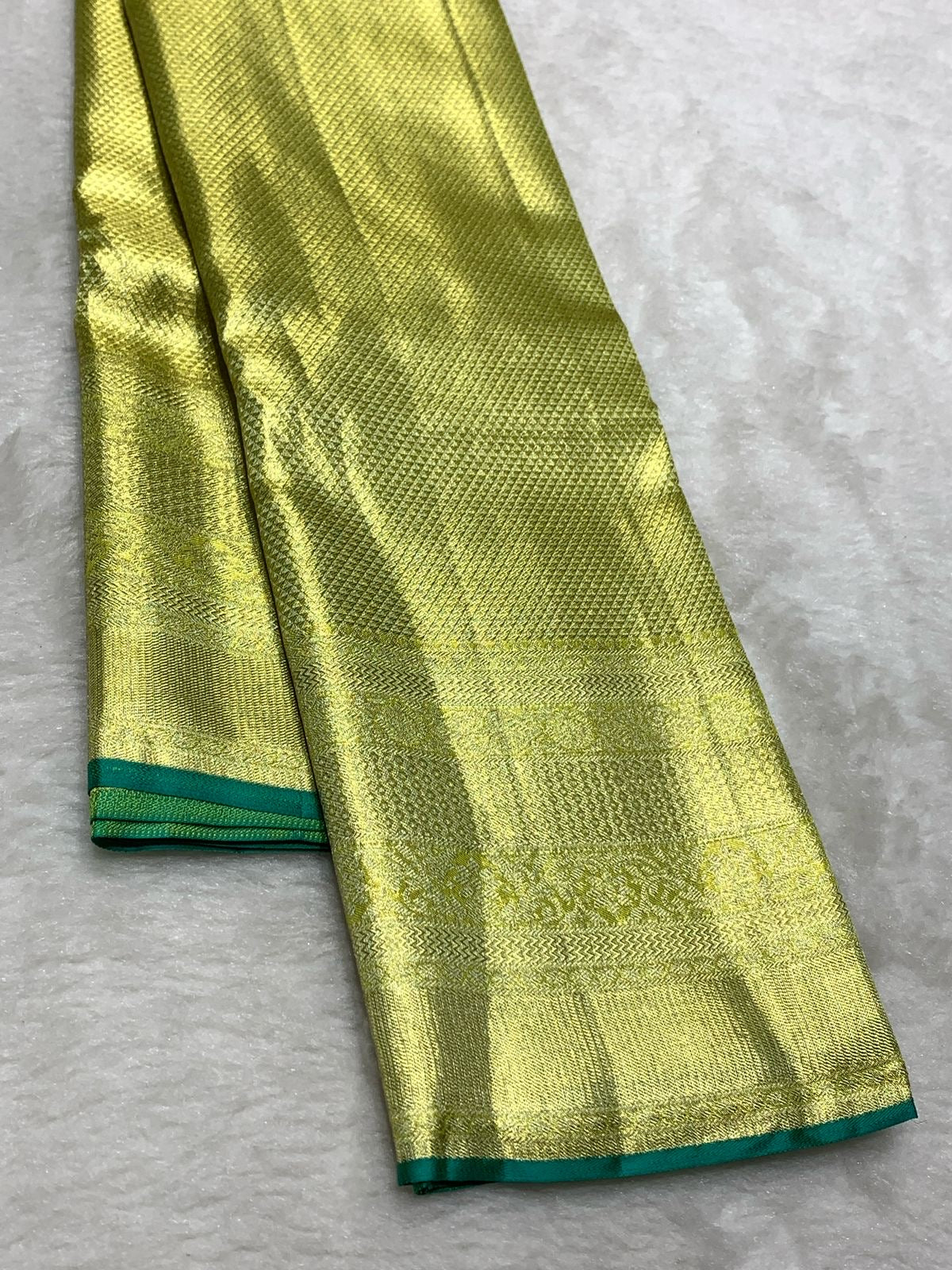 Classic Gold Green Bridal Elegance Kanchipuram Handloom Silk Saree SS24860