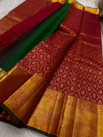 Load image into Gallery viewer, Classic Chilli Red &amp; Dark Green 2gm Zari Bridal Elegance Kanchipuram Handloom Silk Saree SS24784
