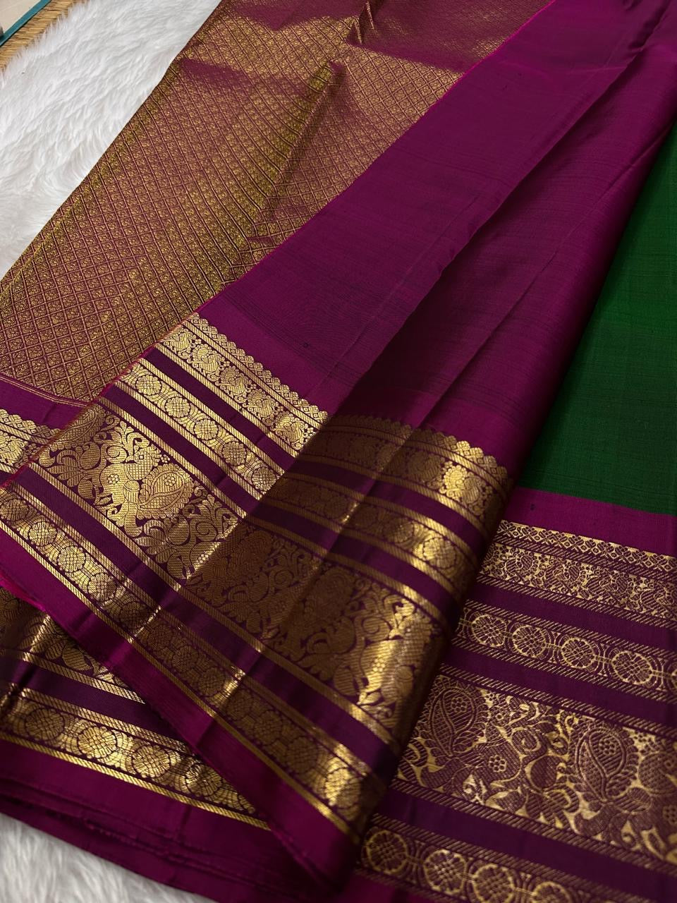 Classic Deep Green & Wine Red 2gm Zari Elegance Kanchipuram Handloom Silk Saree SS24236