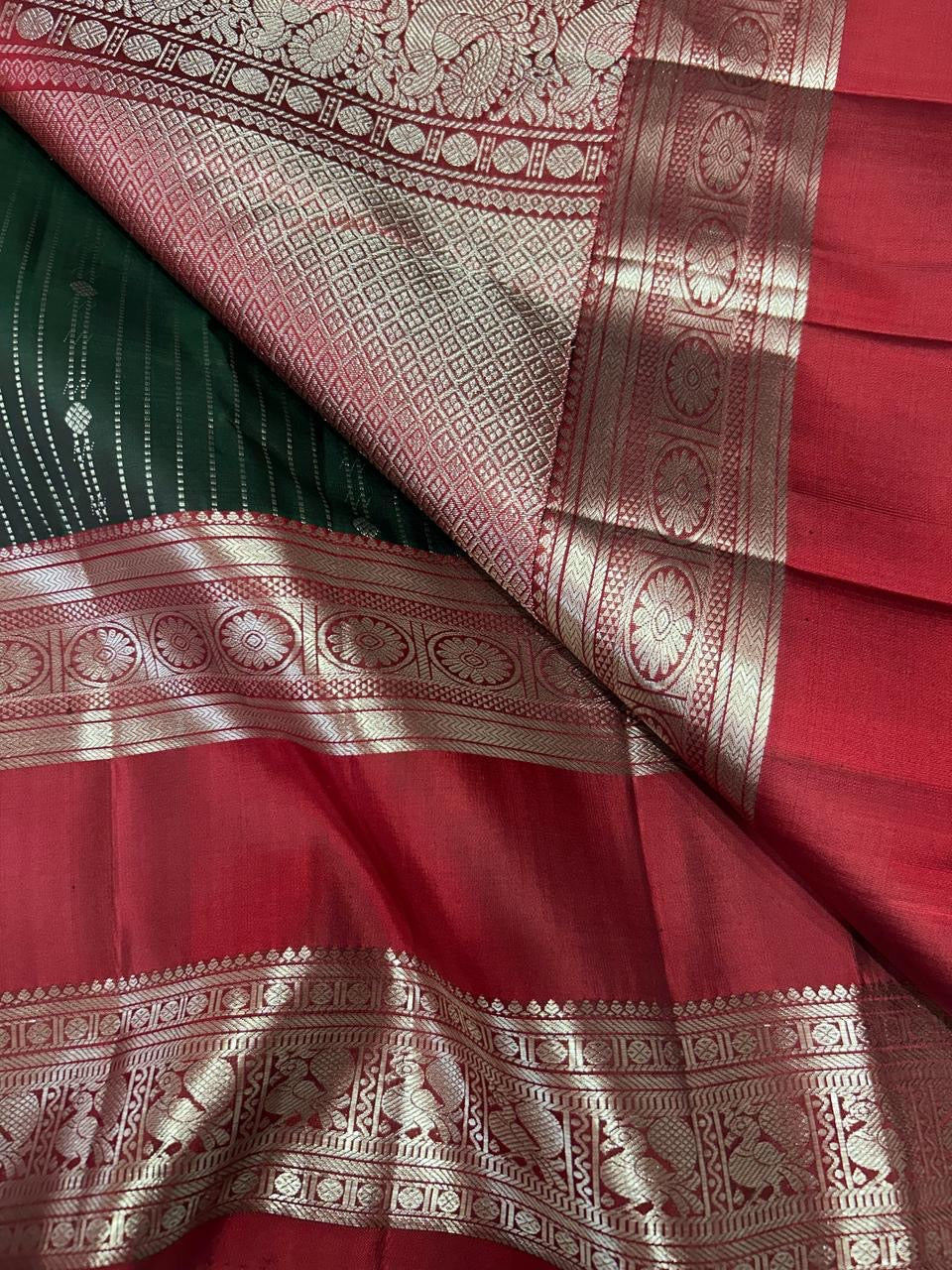 Classic Pine Green & Barn Red 2gm Silver Zari Elegance Kanchipuram Handloom Silk Saree SS25382
