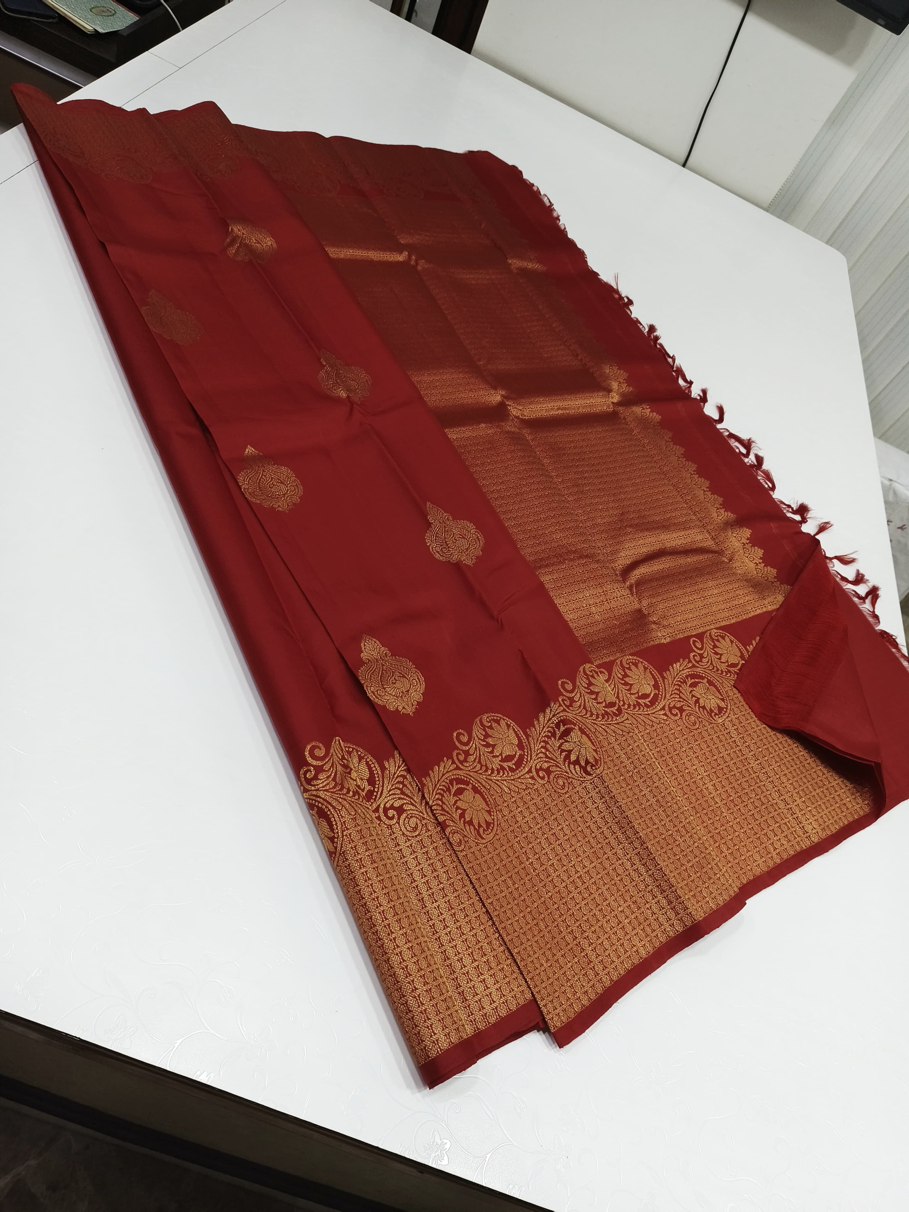 Classic Scarlet Red 2gm Zari Kanchipuram Handloom Silk Saree SS25942