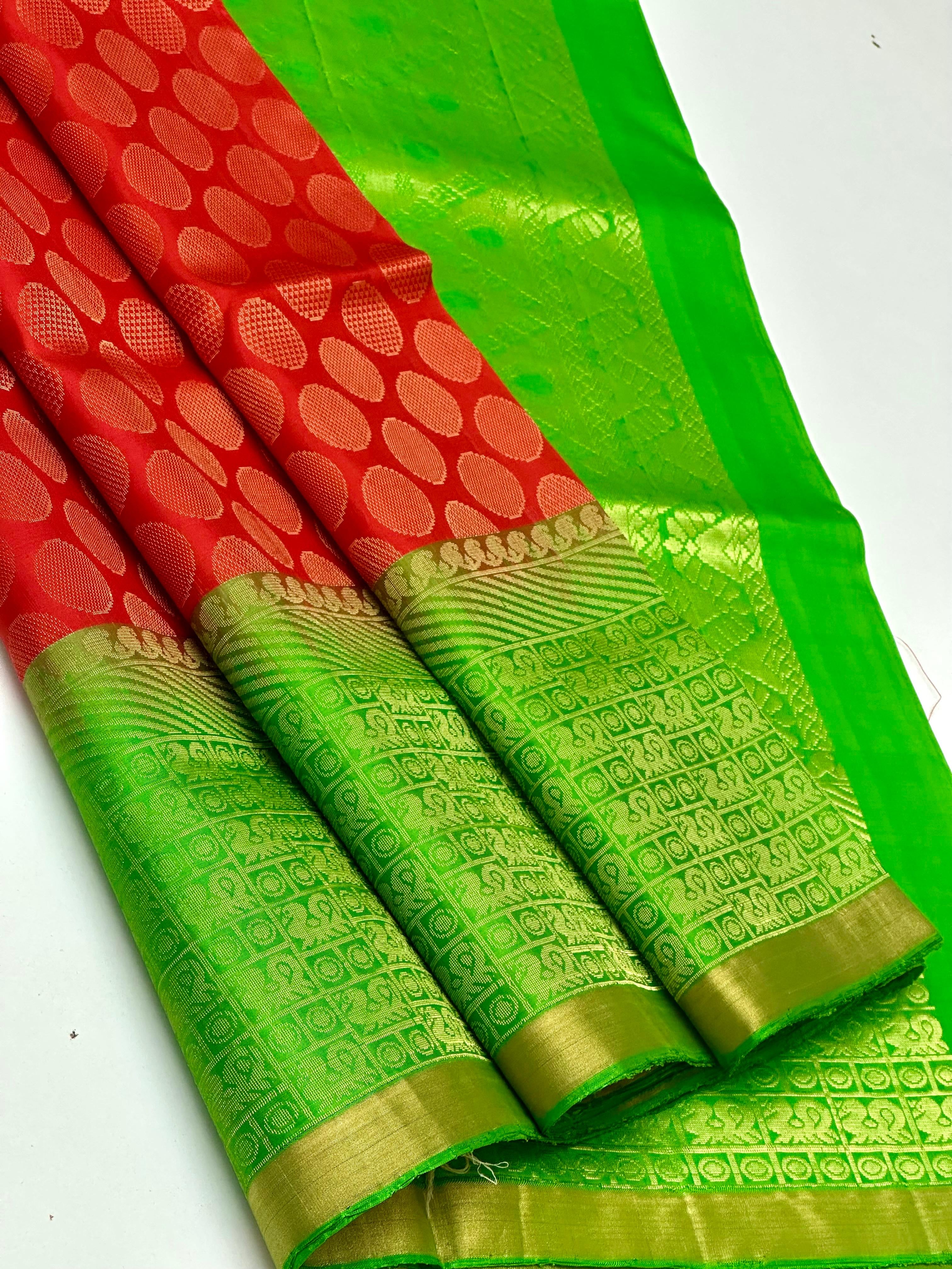 Classic Chilli Red & Kelly Green Double Warp Elegance Handloom Soft Silk Saree SS26647