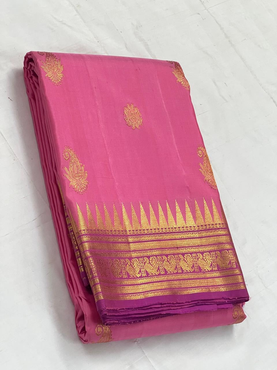 Classic Creamy Pink & Fuchsia 2gm Zari Kanchipuram Handloom Silk Saree SS25776