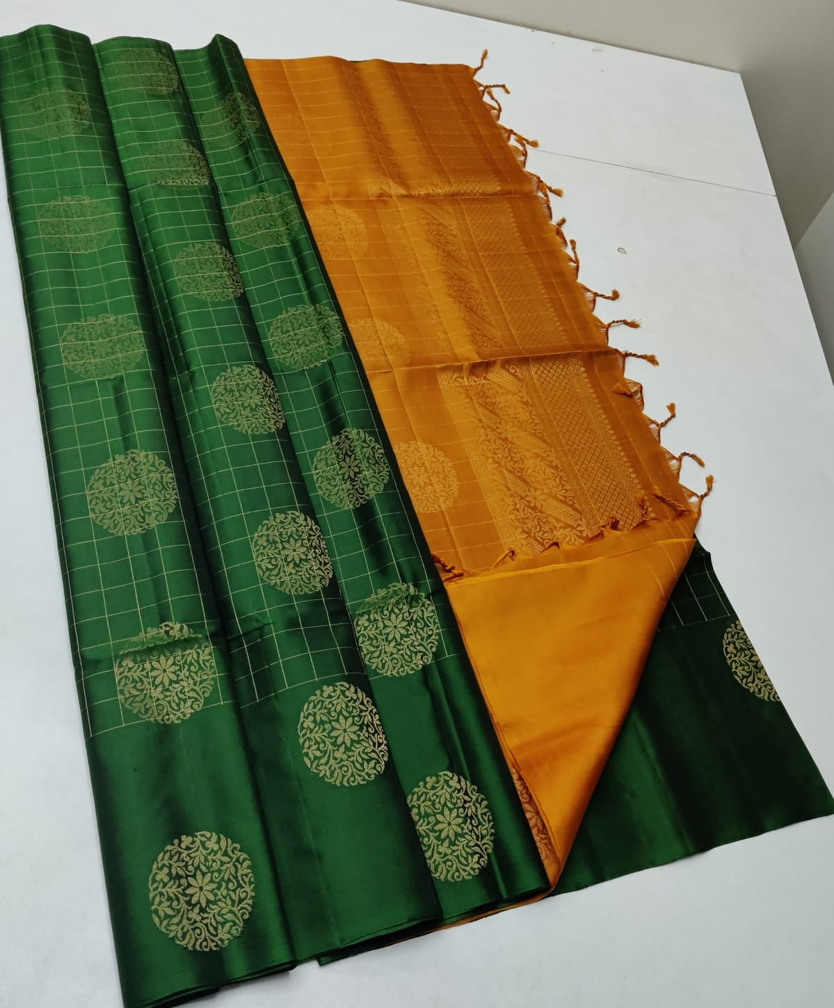 Classic Green & Yellow Double Warp Elegance Handloom Soft Silk Saree SS22180