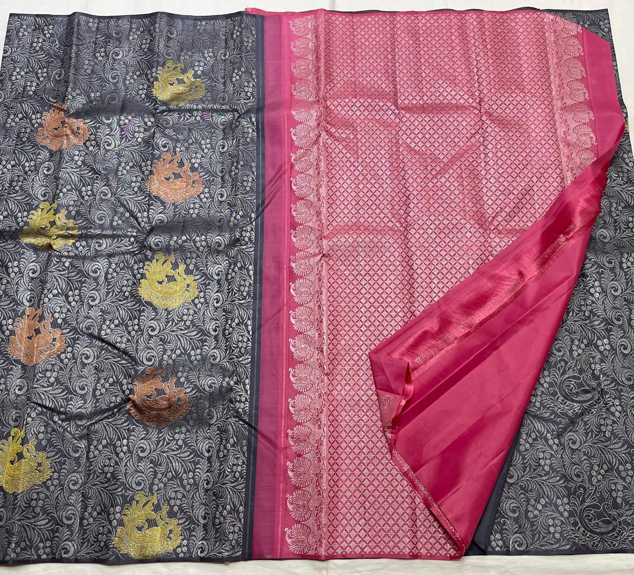 Classic Grey & Pink Elegance Kanchipuram Handloom Silk Saree SS25162