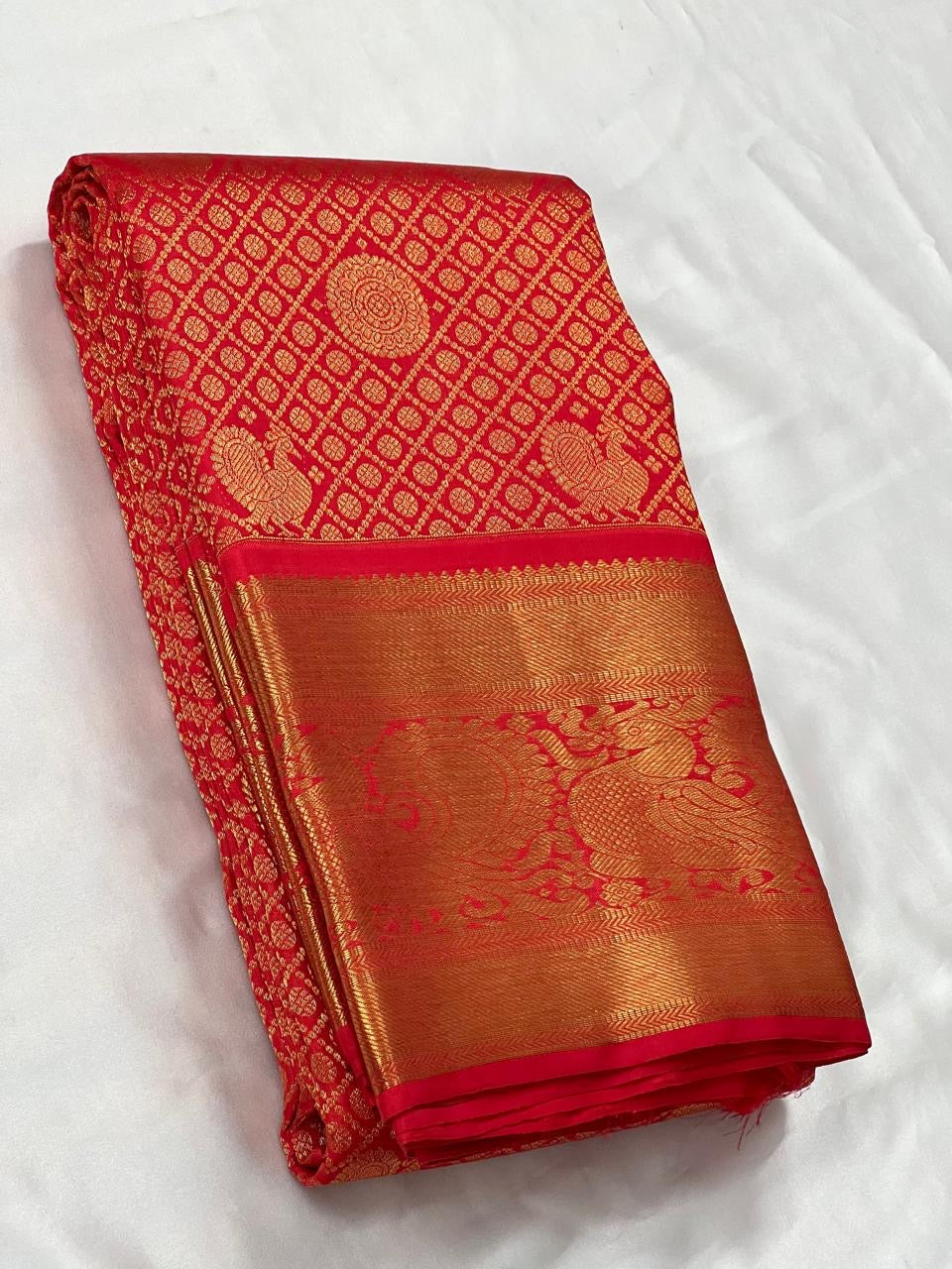 Classic Scarlet Red 2gm Zari Bridal Elegance Kanchipuram Handloom Silk Saree SS25253
