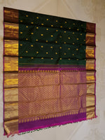 Load image into Gallery viewer, Classic Bottle Green &amp; Dark Pink 2gm Zari Korvai Elegance Kanchipuram Handloom Silk Saree SS28300
