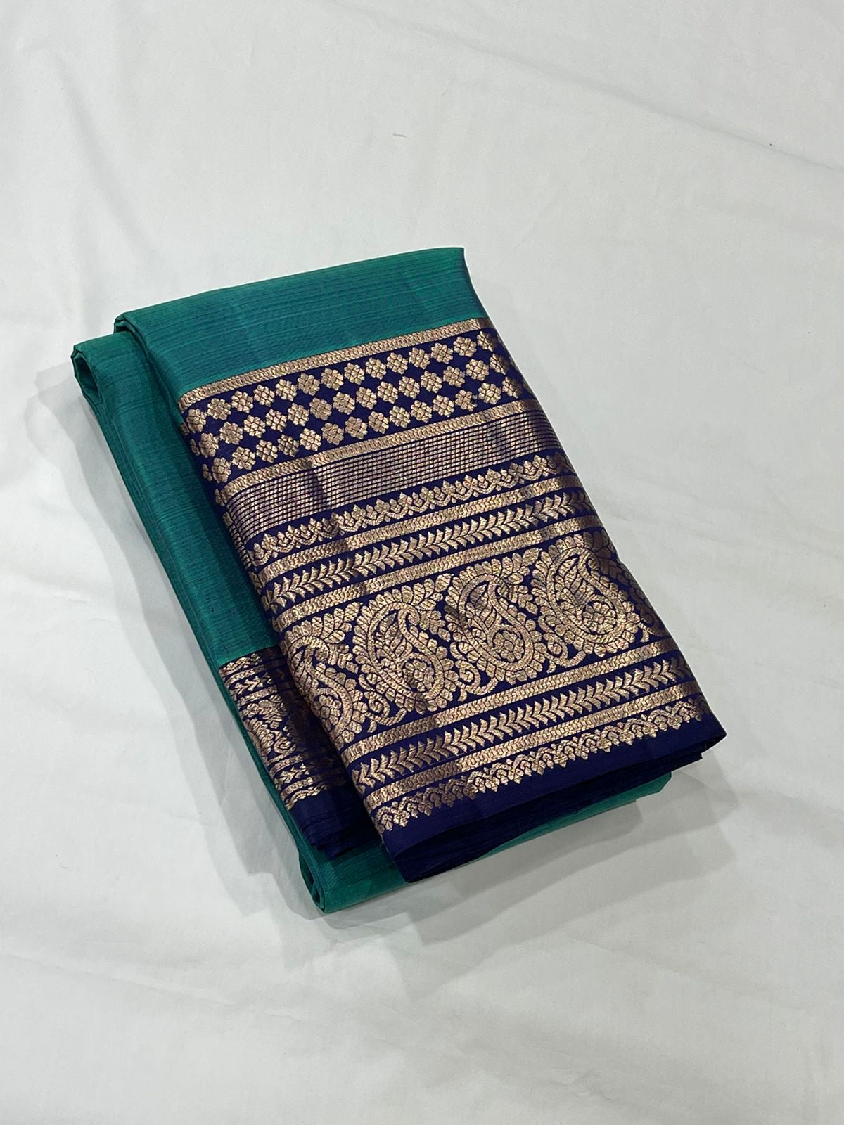 Classic Jade Green 1gm Zari Plain Butta Elegance Kanchipuram Handloom Silk Saree SS23692