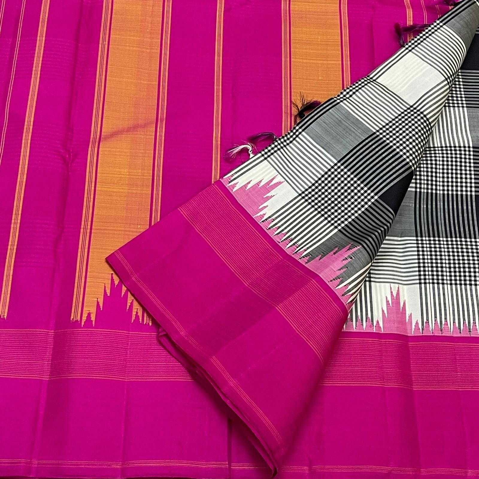 Classic Black & White Checks Deep Pink 1gm Zari Elegance Kanchipuram Handloom Silk Saree SS24713