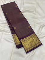 Load image into Gallery viewer, Classic Berry Plum Vintage Vaira Oosi 2gm Zari Elegance Kanchipuram Handloom Silk Saree SS27559
