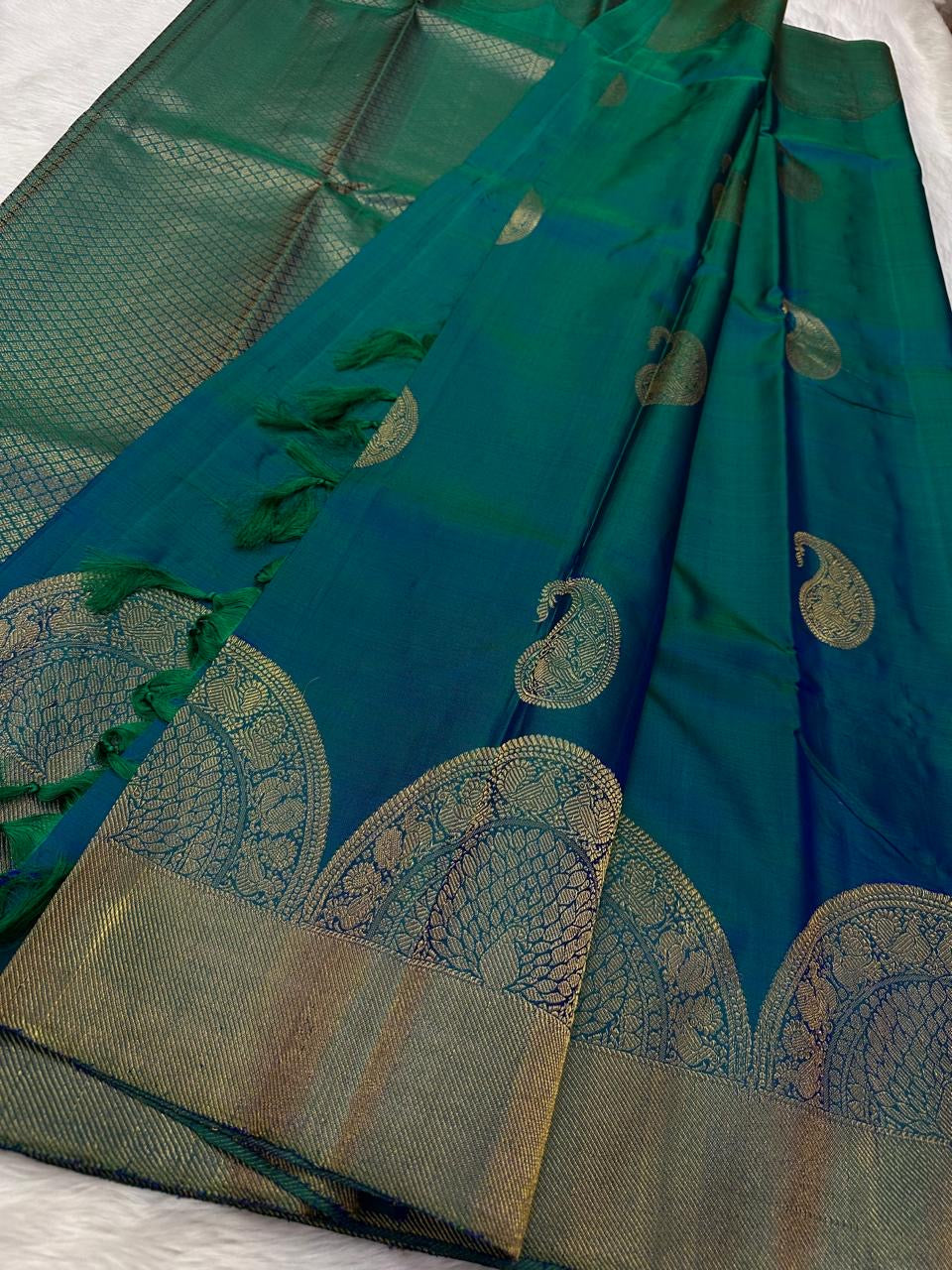 Classic Peacock Green 3gm Gold Zari Bridal Elegance Kanchipuram Handloom Silk Saree SS23607