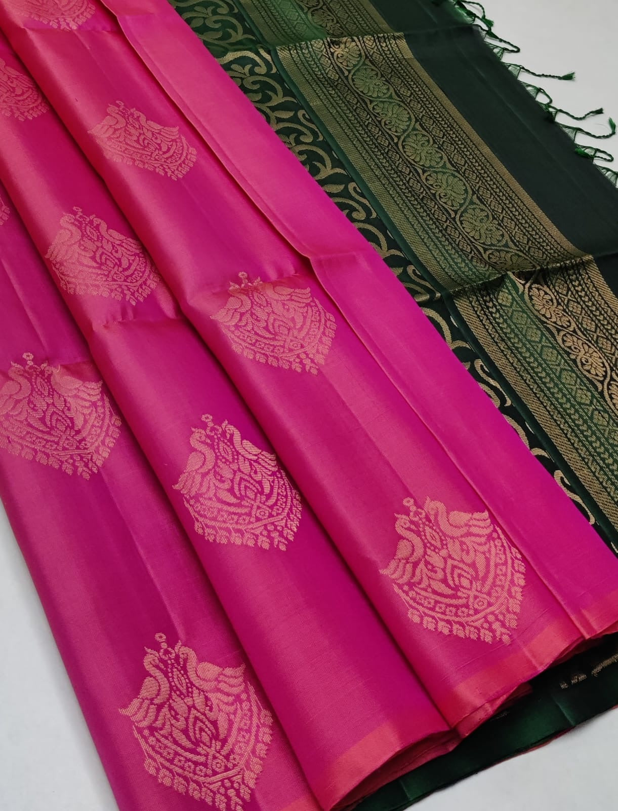 Classic Orchid Pink & Green Handloom Soft Silk Saree SS22997