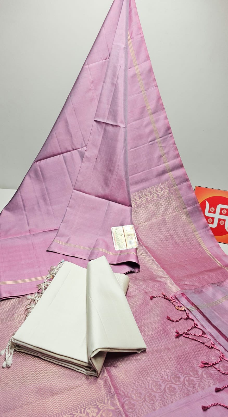 Classic Creamy Pink Handloom Soft Silk Saree SS22884