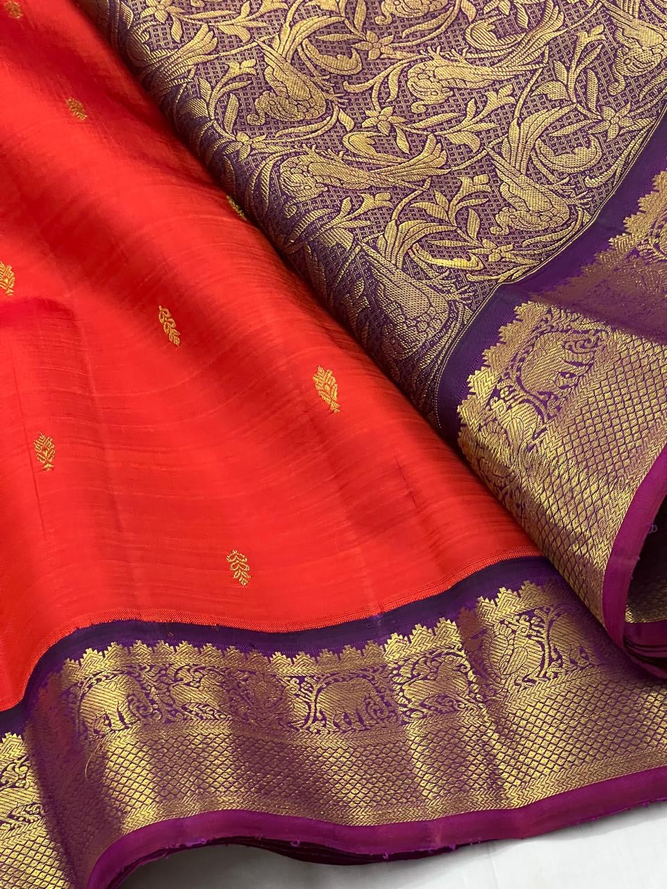 Classic Fiery Orange & Violet 2gm Zari Kanchipuram Handloom Silk Saree SS25629