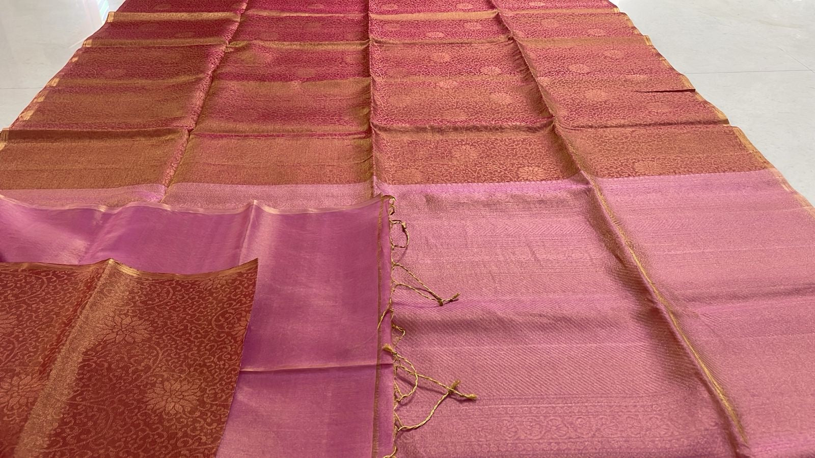 Classic Sunset Orange & Pink Double Warp Elegance Handloom Soft Silk Saree SS26452