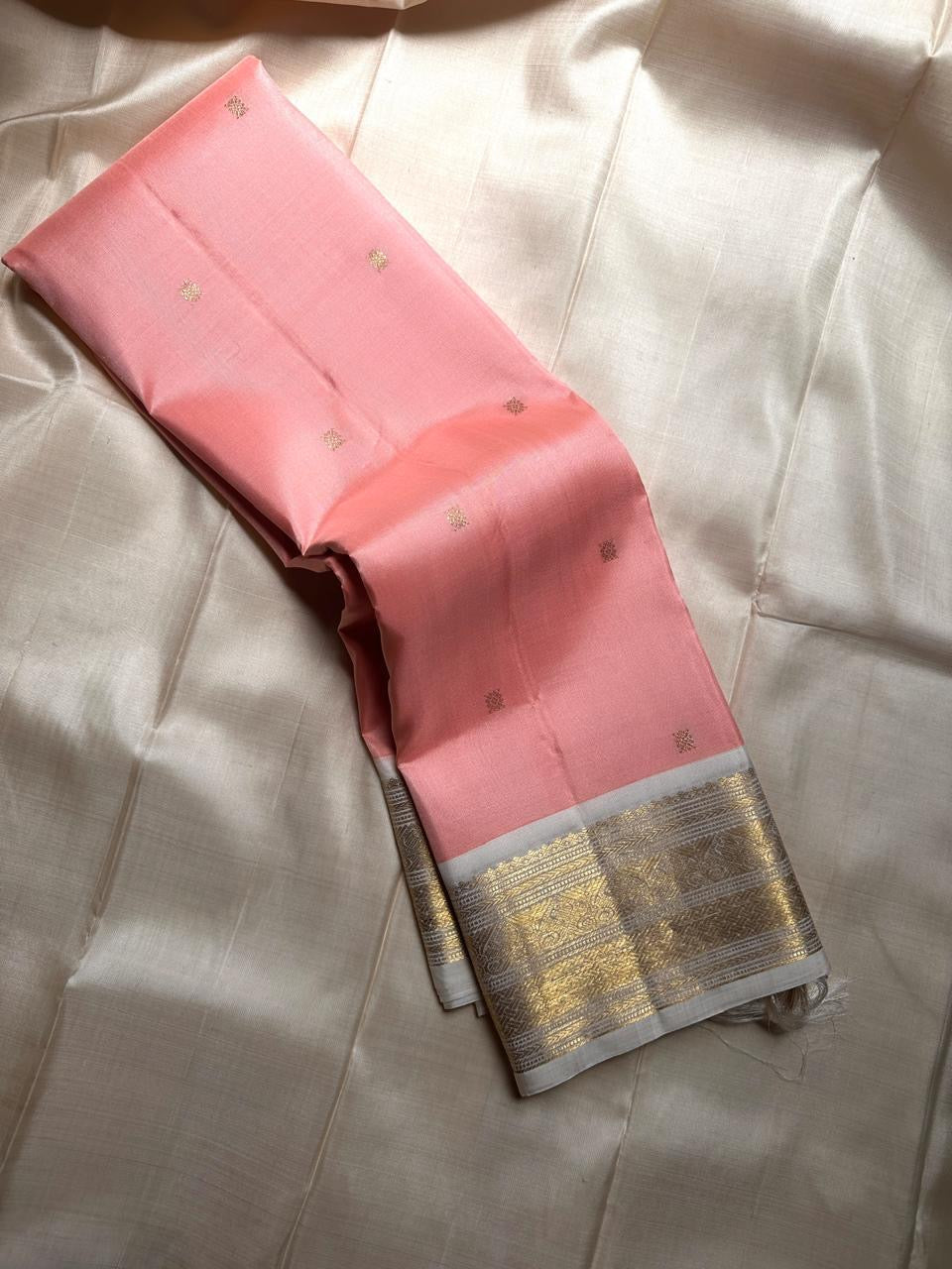 Classic Pastel Peach & White Kanchipuram Handloom Silk Saree SS25960