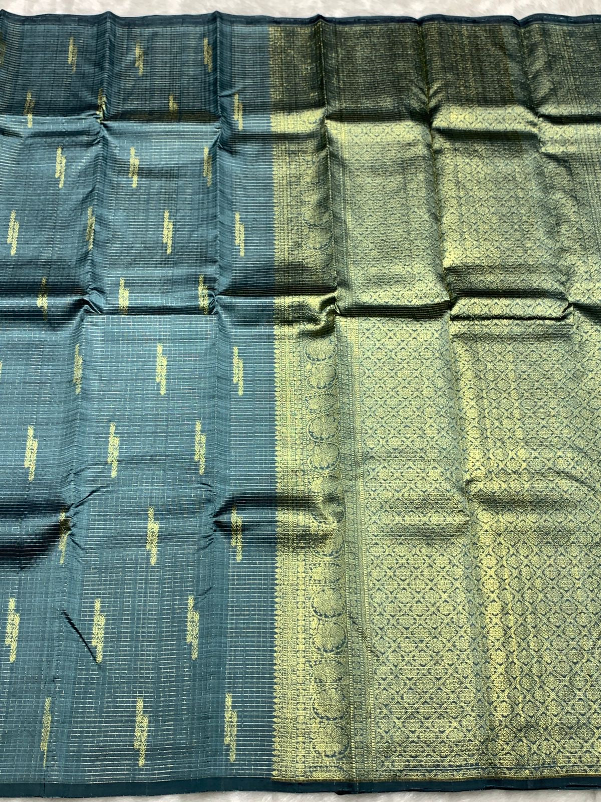 Classic Metallic Grey 2gm Zari Kanchipuram Handloom Silk Saree SS25975