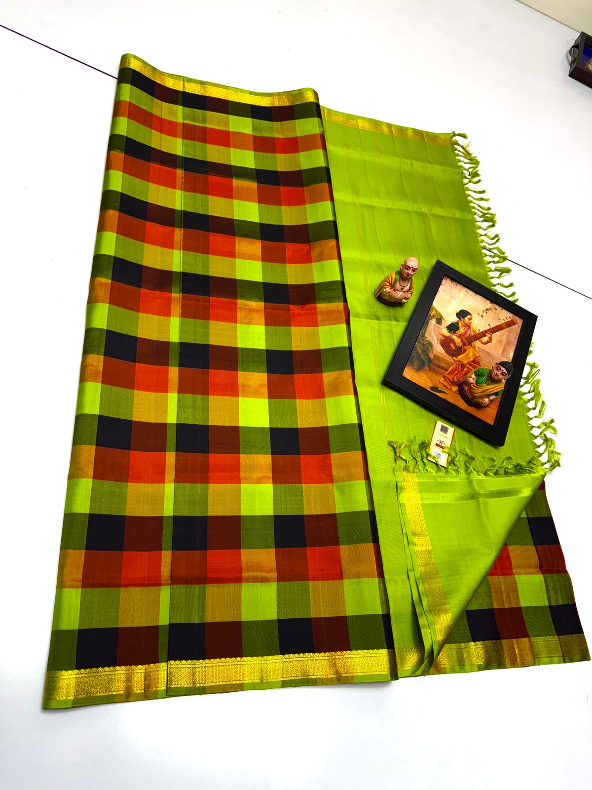 Classic Lime Green Checks Elegance Kanchipuram Handloom Silk Saree SS24067