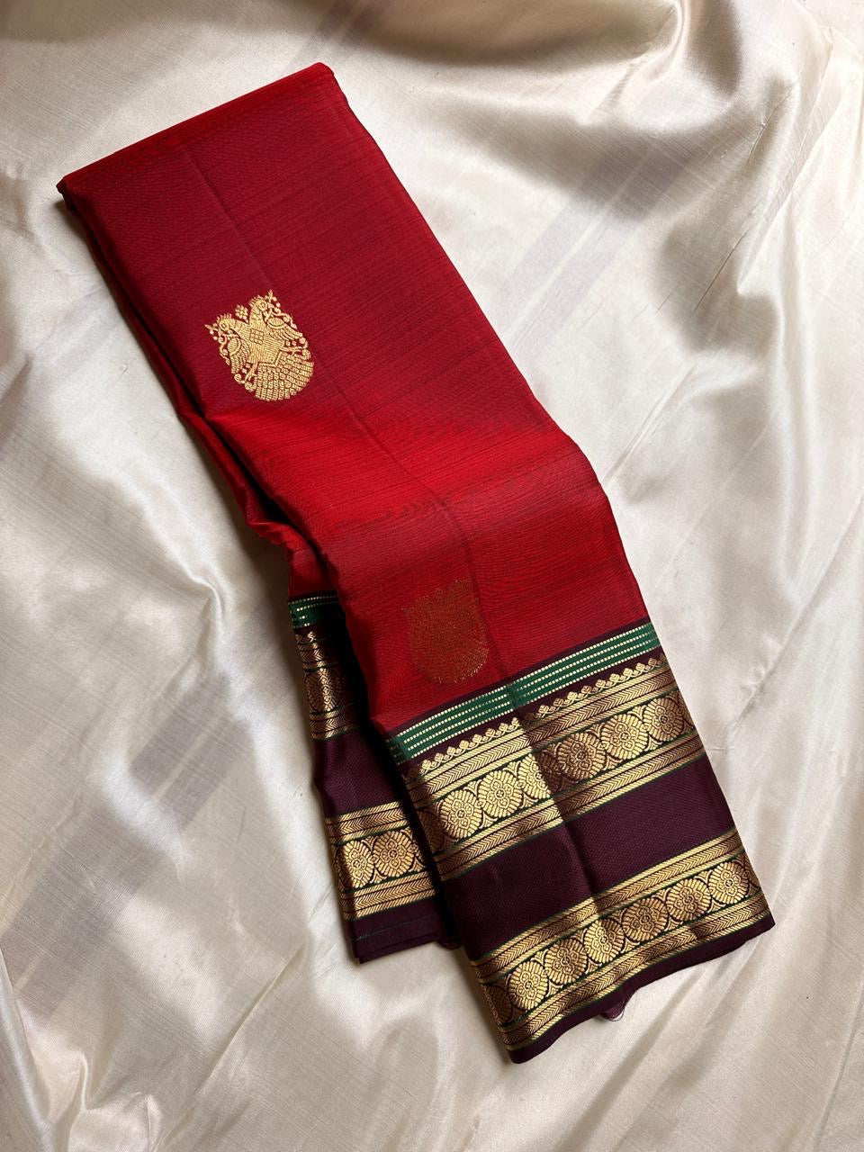 Classic Chilli Red & Dark Chocolate Elegance Kanchipuram Handloom Silk Saree SS24540