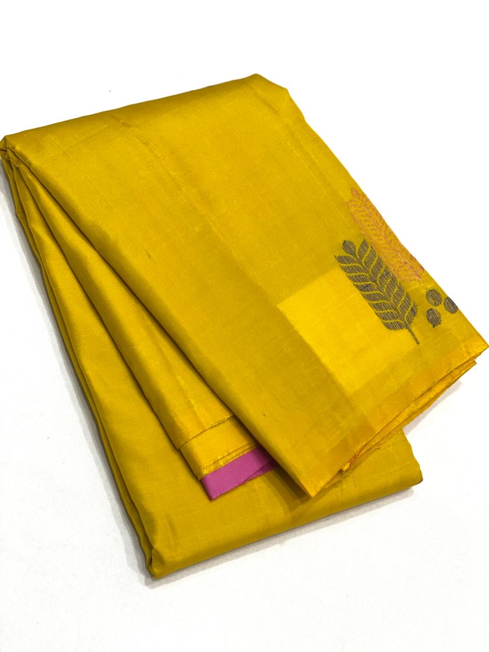 Classic Gold & Creamy Pink 1gm Zari Elegance Kanchipuram Handloom Silk Saree SS23547