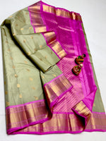 Load image into Gallery viewer, Classic Pista Green &amp; Fuchsia Pink Elegance Kanchipuram Handloom Silk Saree SS23793
