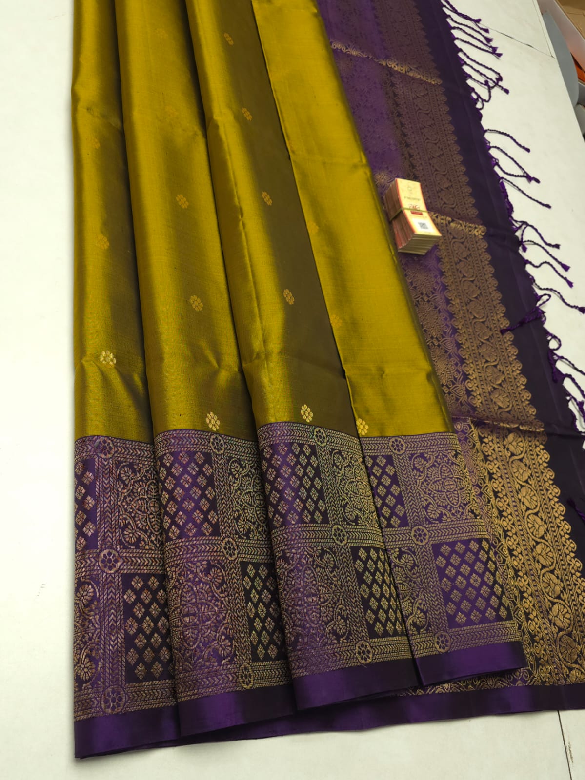 Classic Mustard & Violet Pallaku Designed Elegance Handloom Soft Silk Saree SS26540
