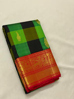 Load image into Gallery viewer, Classic Green Check &amp; Chilli Red 2gm Zari Elegance Kanchipuram Handloom Silk Saree SS24155
