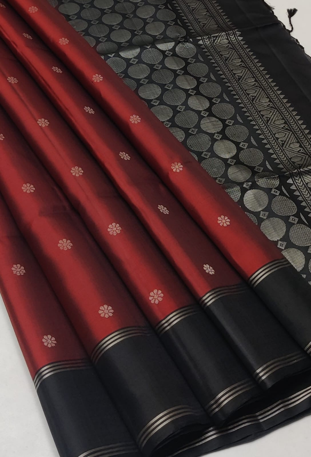 Classic Brick Red & Black Elegance Handloom Soft Silk Saree SS25543