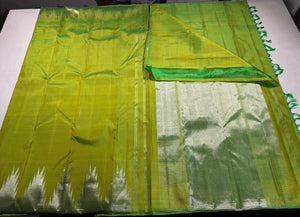 Classic Spring Green Thazhampoo Rake Temple Border Elegance Kanjivaram Handloom Silk Saree SS23467