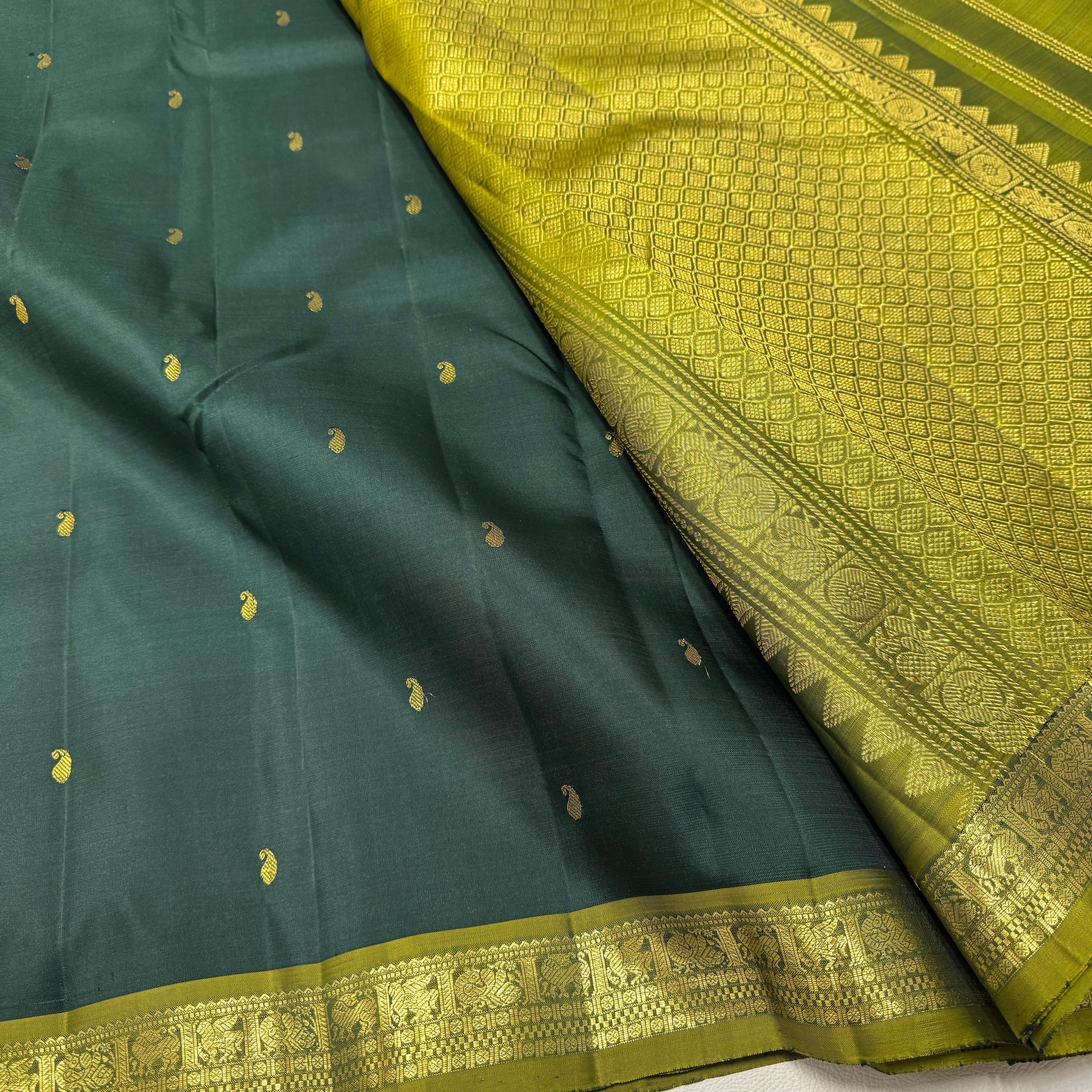 Classic Pine Green 1gm Gold Zari Elegance Kanchipuram Handloom Silk Saree SS25276