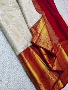 Classic White & Chilli Red Bridal Elegance Kanchipuram Handloom Silk Saree SS24589