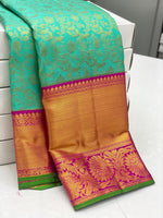 Load image into Gallery viewer, Classic Sea Green &amp; Ruby Pink 2gm Zari Elegance Kanchipuram Handloom Silk Saree SS24263
