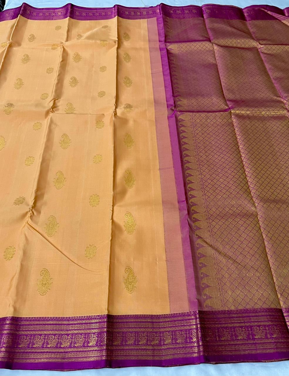 Classic Dusky Cream & Plum 2gm Zari Elegance Kanchipuram Handloom Silk Saree SS24129