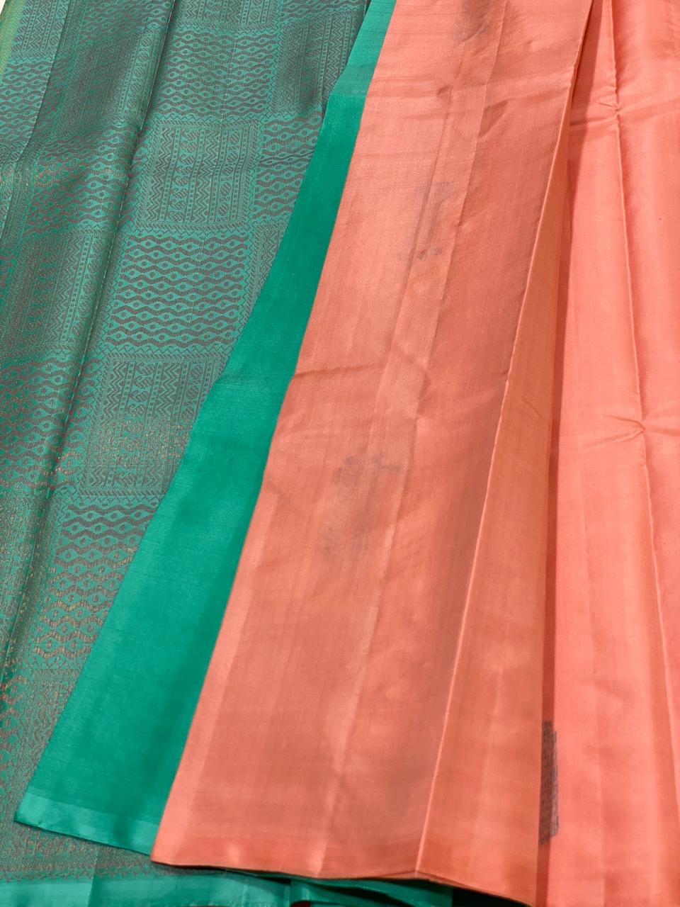 Classic Peach & Jade Green 1gm Zari Elegance Kanchipuram Handloom Silk Saree SS23546