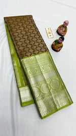 Load image into Gallery viewer, Classic Moss Brown &amp; Spring Green Elegance Kanchipuram Handloom Silk Saree SS24489
