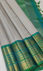 Load image into Gallery viewer, Classic Offwhite &amp; Spring Green Elegance Handloom Soft Silk Saree SS27012
