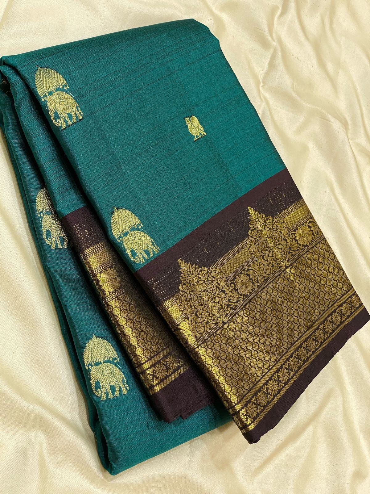 Classic Timber Green & Charcoal Black 2gm Zari Elegance Kanchipuram Handloom Silk Saree SS24698