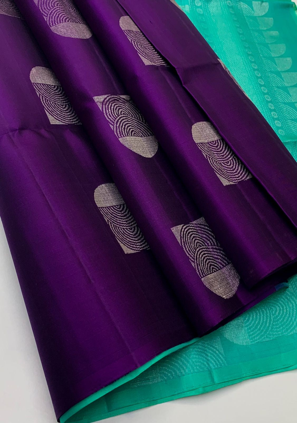 Classic Violet Elegance Handloom Soft Silk Saree SS25768