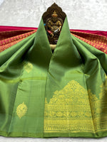 Load image into Gallery viewer, Classic Fern Green &amp; Deep Pink 2gm Zari Elegance Kanchipuram Handloom Silk Saree SS25443
