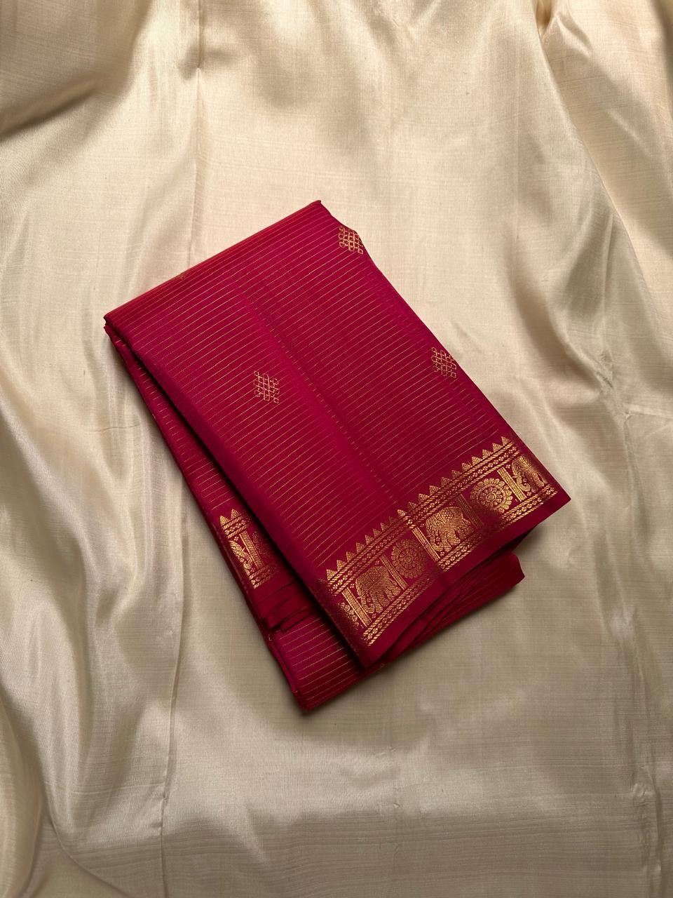 Classic Red 1gm Zari Elegance Kanjivaram Handloom Silk Saree SS23222