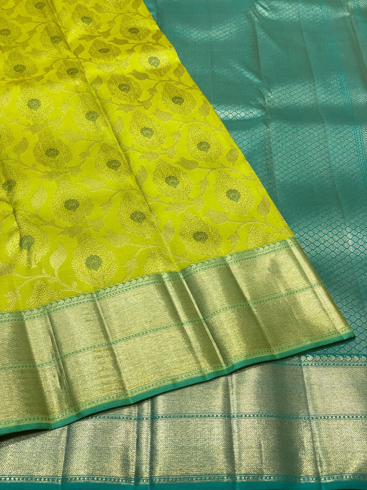 Classic Lime Green & Teal Green 3gm Zari Meenakari Brocade Bridal Elegance Kanchipuram Handloom Silk Saree SS24707