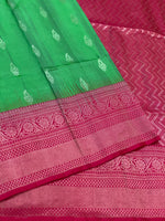 Load image into Gallery viewer, Classic Kelly Green &amp; Ruby Pink 1gm Zari Elegance Kanchipuram Handloom Silk Saree SS27966
